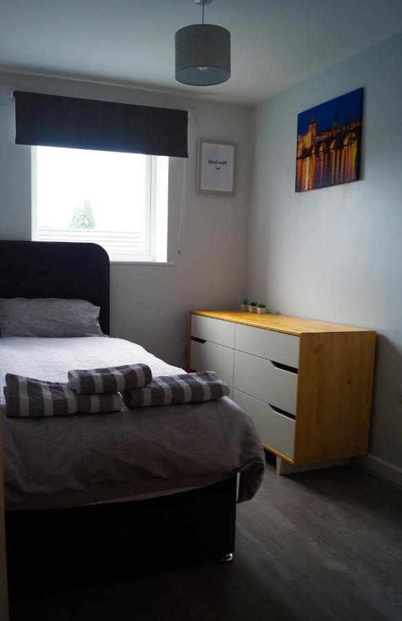 Chapel Court Apartments 캐녹 외부 사진