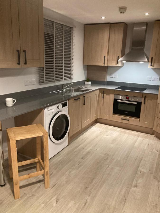Chapel Court Apartments 캐녹 외부 사진