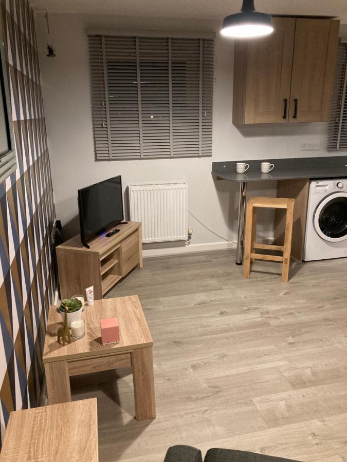 Chapel Court Apartments 캐녹 외부 사진