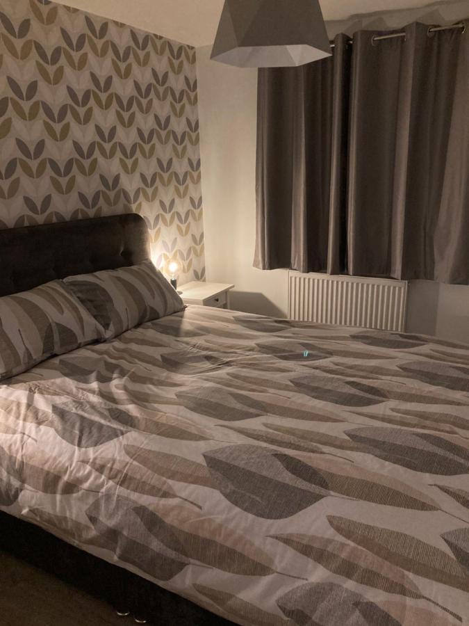 Chapel Court Apartments 캐녹 외부 사진