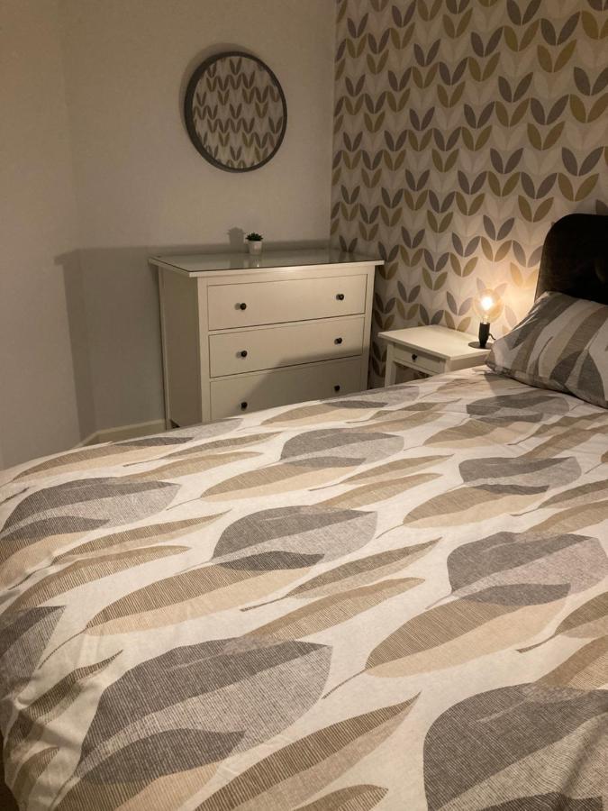 Chapel Court Apartments 캐녹 외부 사진