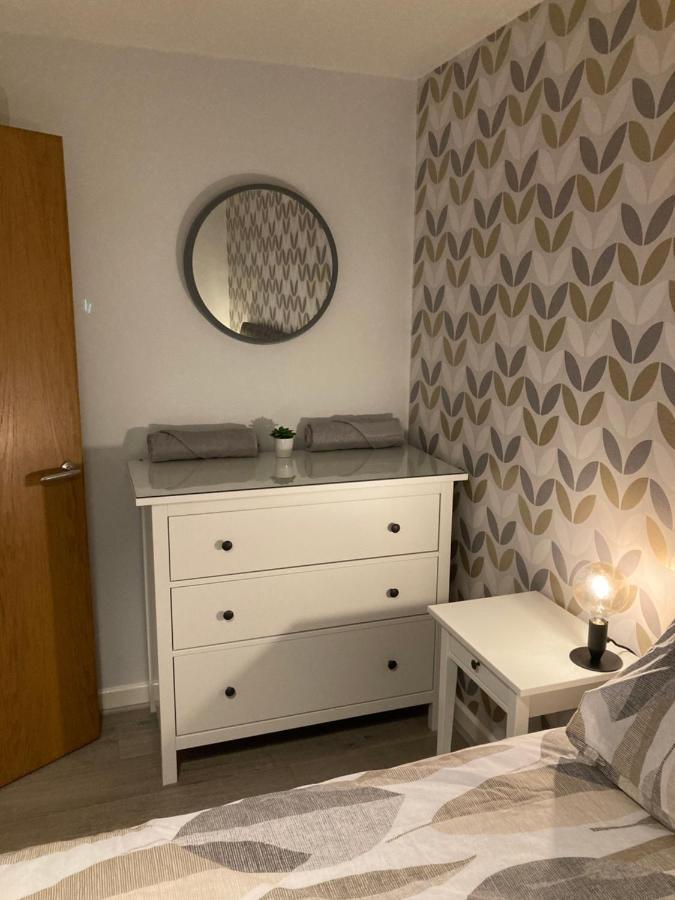 Chapel Court Apartments 캐녹 외부 사진