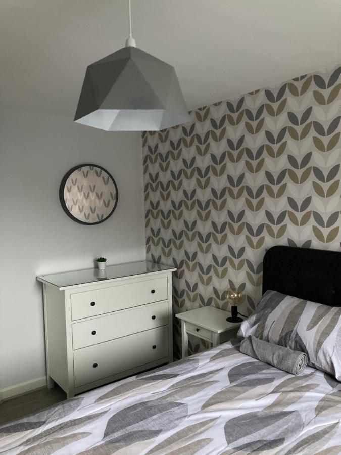Chapel Court Apartments 캐녹 외부 사진