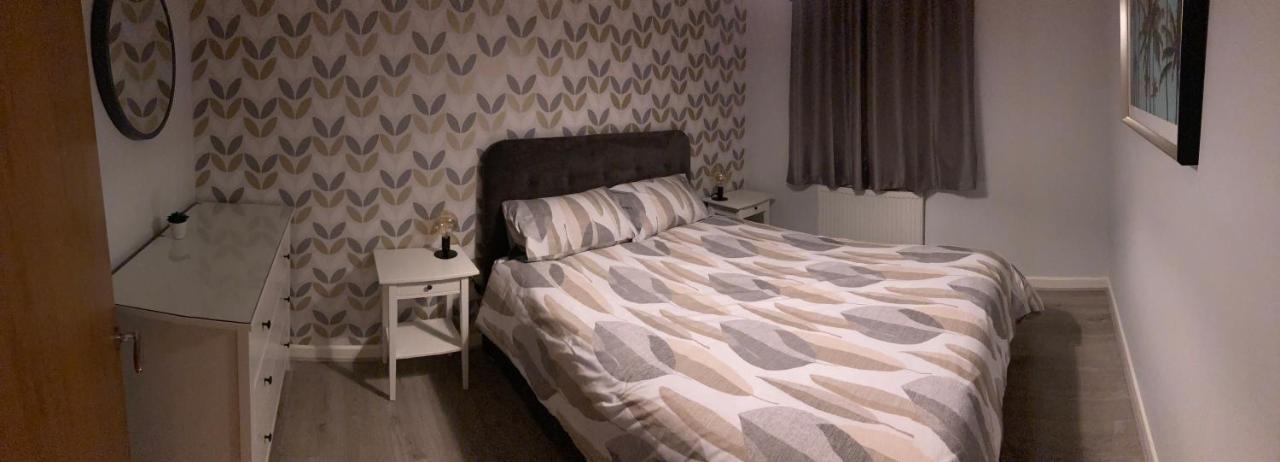 Chapel Court Apartments 캐녹 외부 사진