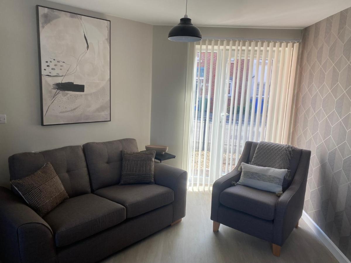 Chapel Court Apartments 캐녹 외부 사진