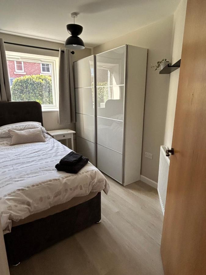 Chapel Court Apartments 캐녹 외부 사진
