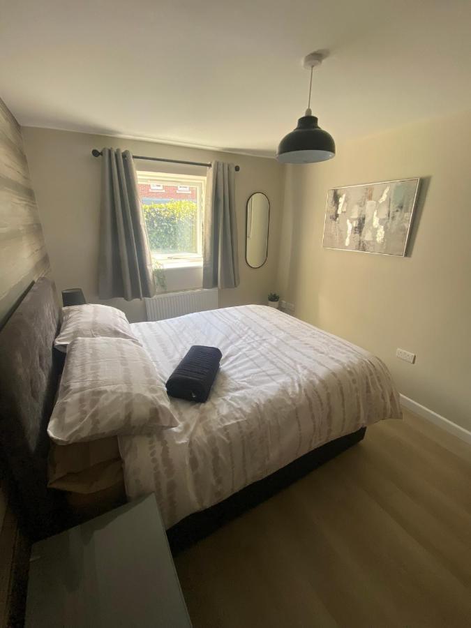 Chapel Court Apartments 캐녹 외부 사진