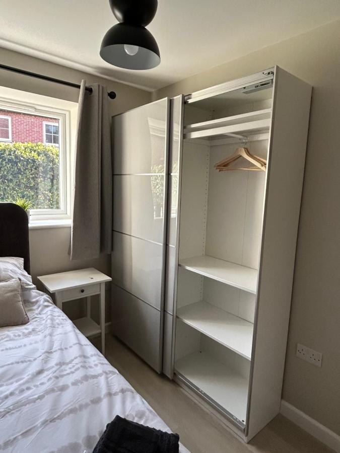 Chapel Court Apartments 캐녹 외부 사진