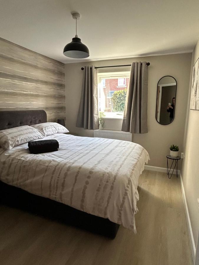 Chapel Court Apartments 캐녹 외부 사진