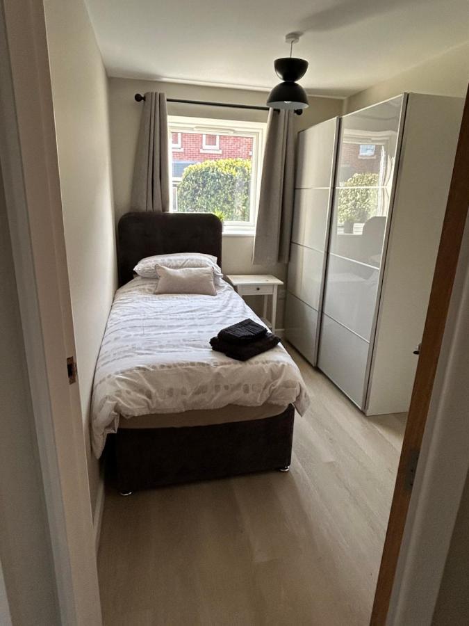 Chapel Court Apartments 캐녹 외부 사진