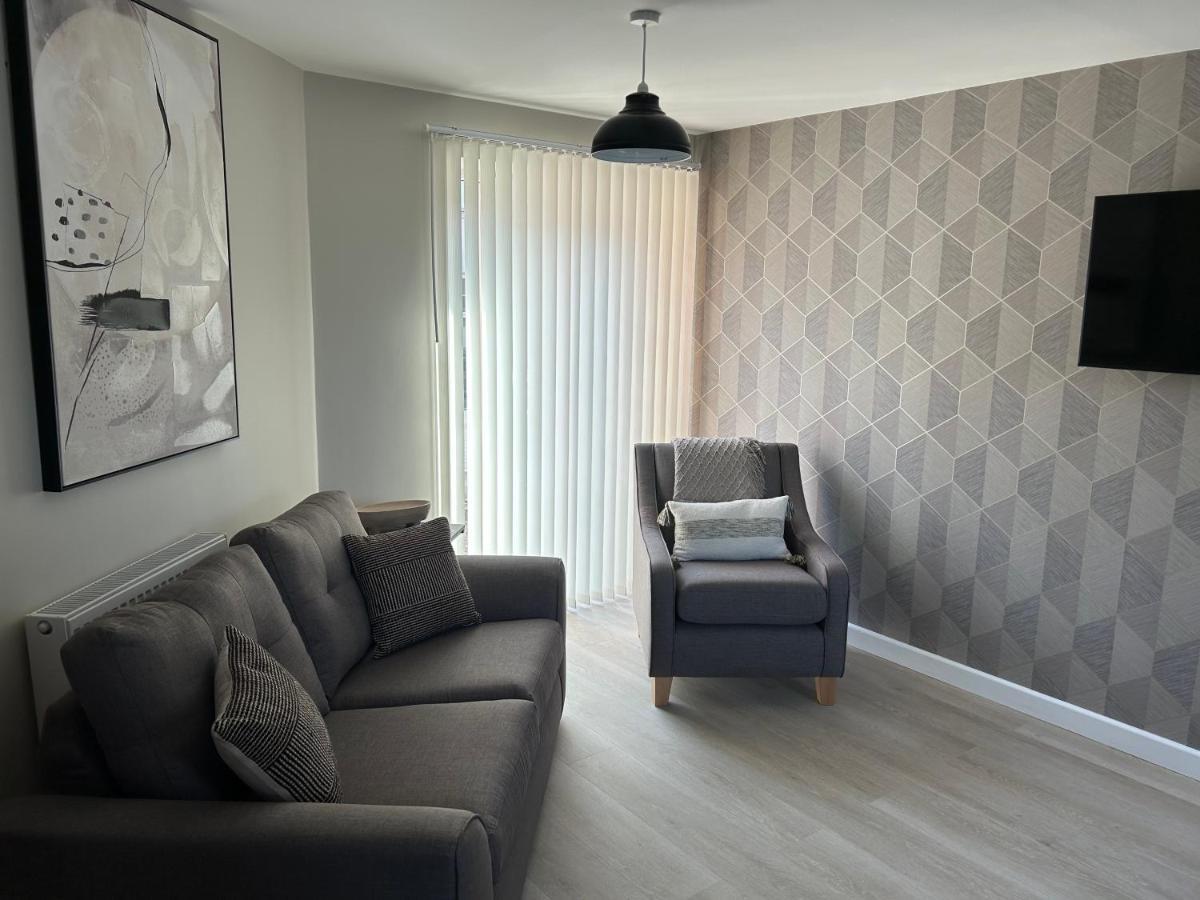 Chapel Court Apartments 캐녹 외부 사진
