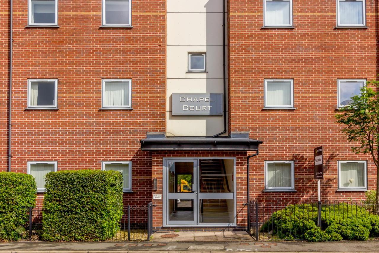 Chapel Court Apartments 캐녹 외부 사진