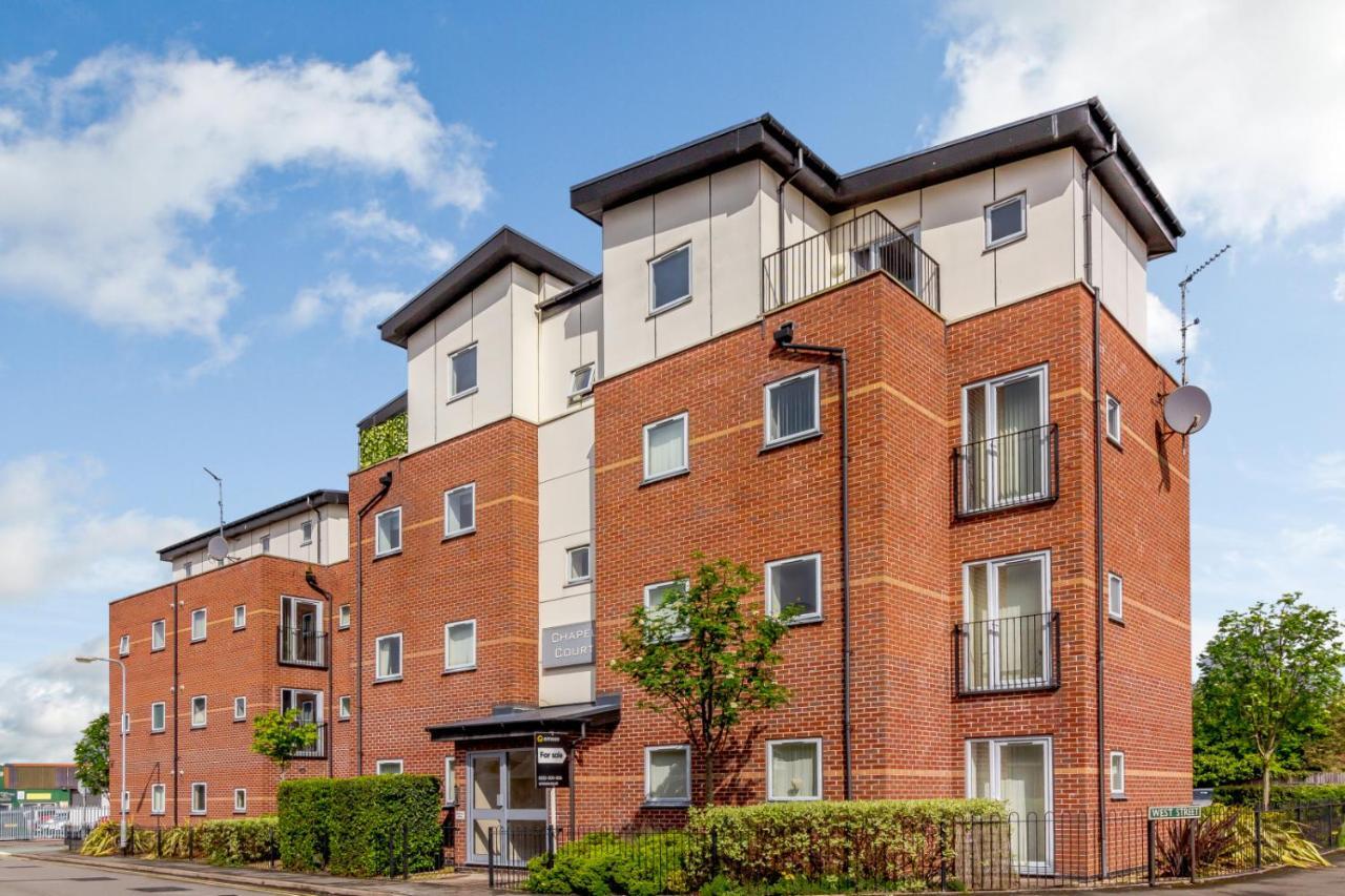 Chapel Court Apartments 캐녹 외부 사진